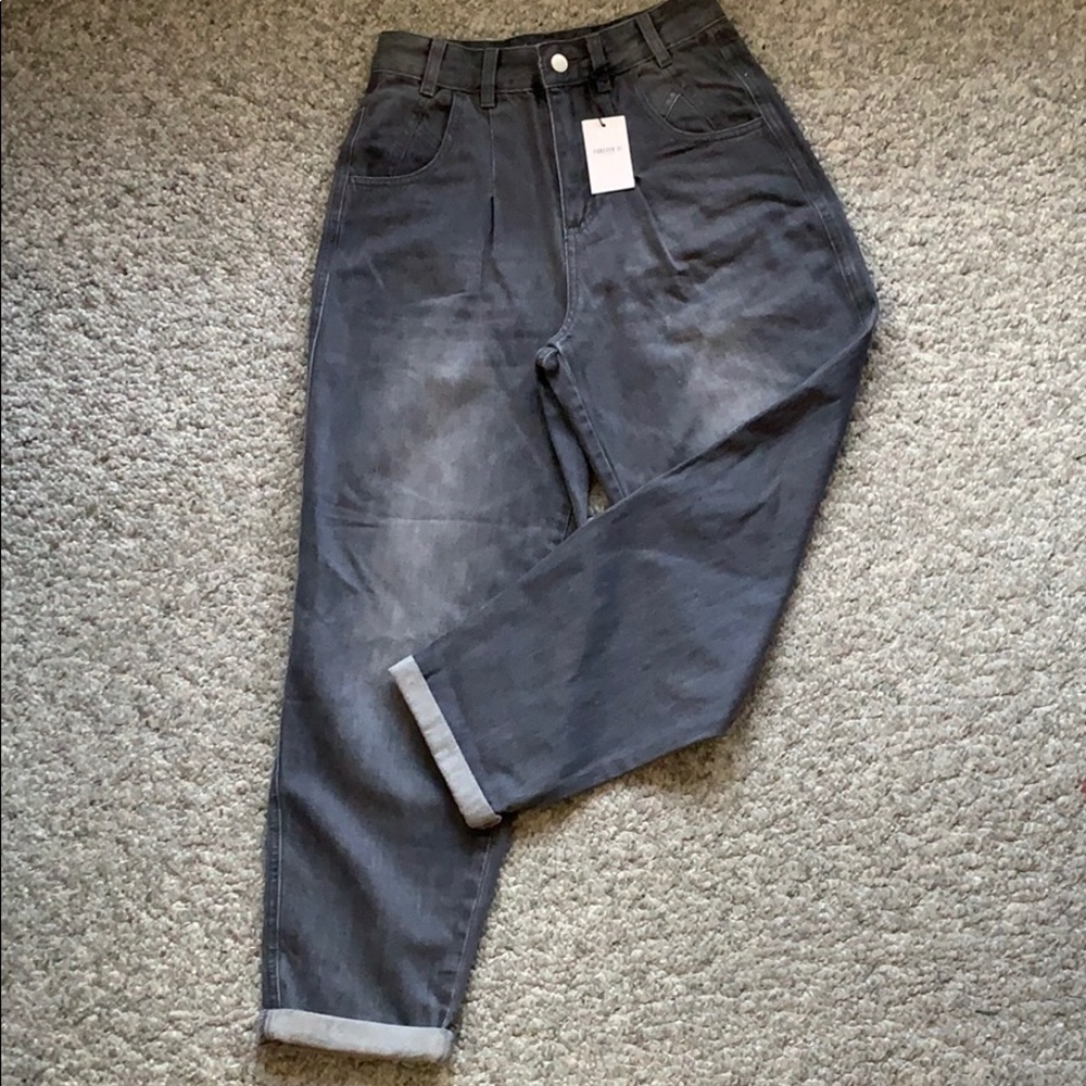 NWT Forever 21 Dark Gray Denim Pleated Ankle Jeans